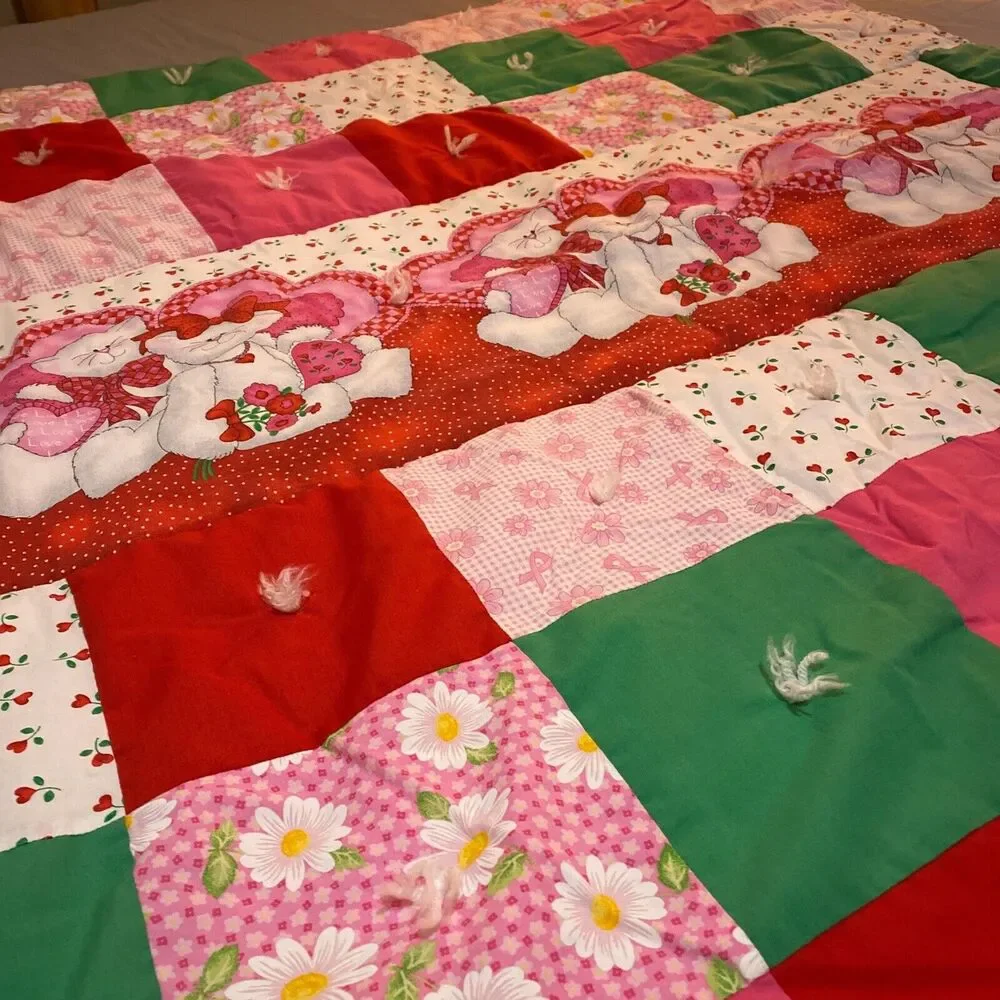 VTG Patchwork Lap Quilt Baby Crib Blanket Kittens Cats Heart Tie Grannycore Gift